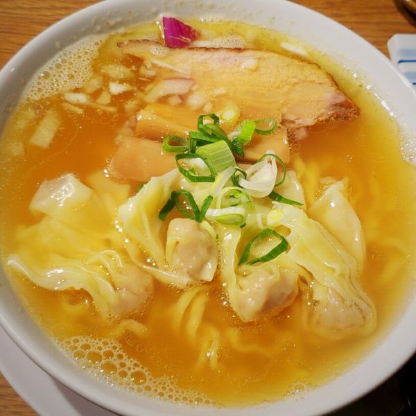 「ワンタンいりこそば ９００円」@中華そば 二階堂の写真