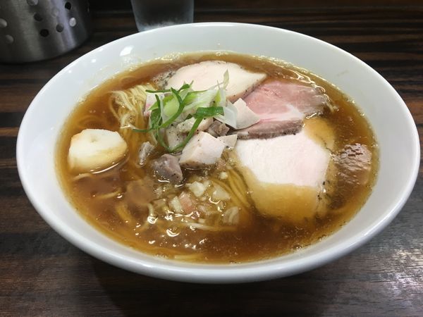 「鯵煮干中華そば 秋 肉増し」@中華そば 梟の写真