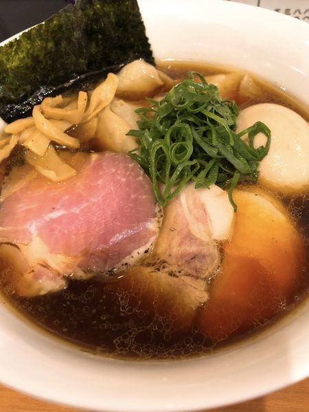 「特製ラーメン 醤油 並 ¥1080」@自家製手もみ麺 鈴ノ木の写真