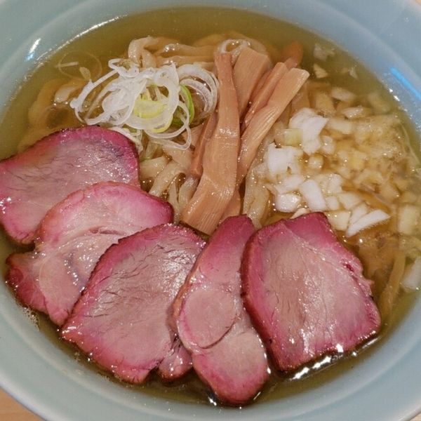 「中華そば（塩）７５０円＋チャーシューちょい増し １５０円」@中華そば 麦萬の写真