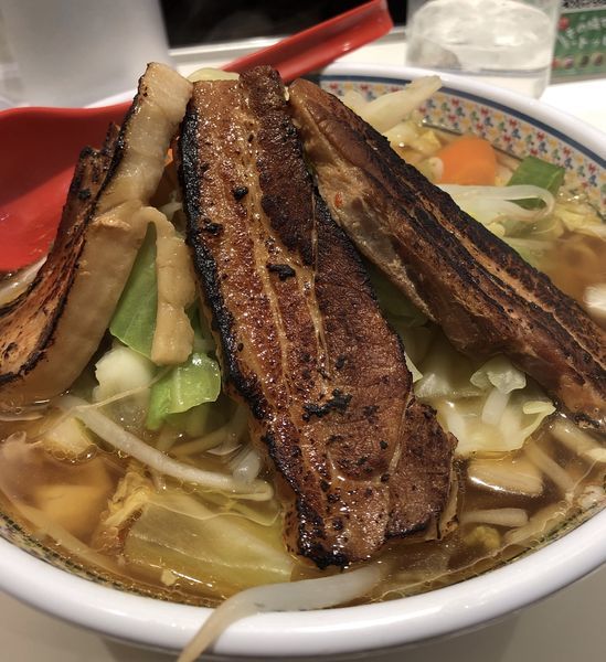 「炙り焼豚ラーメン　1050円（クーポン使用）」@どうとんぼり神座 アトレ恵比寿店の写真