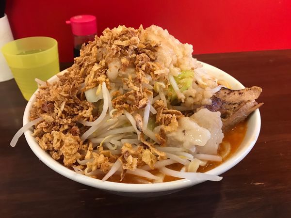 「辛いラーメン300g＋揚げネギ」@龍麺 ふえ郎の写真