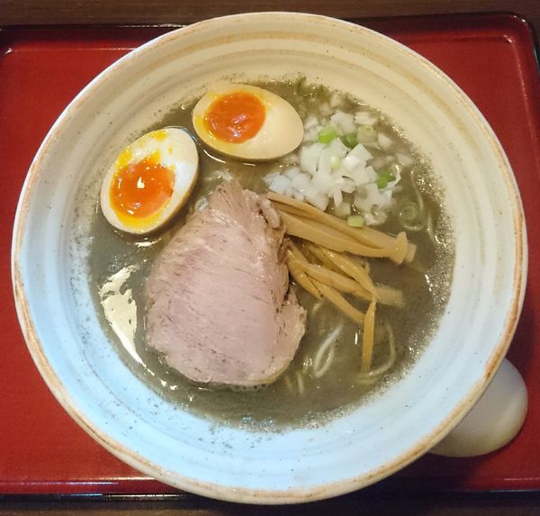 「煮干し麺＋味玉」@麺屋むどうの写真