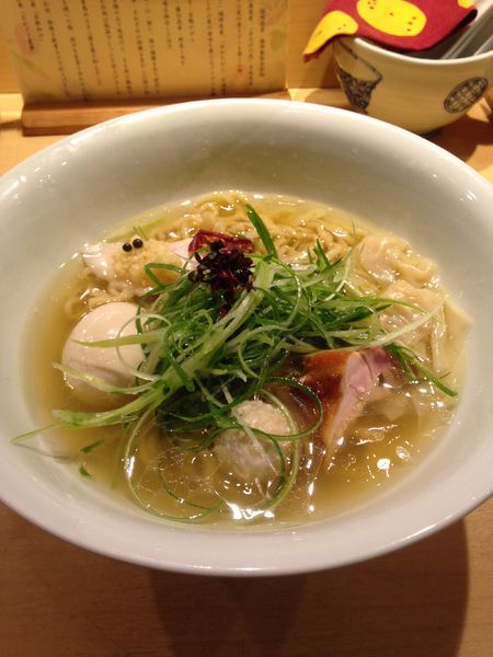 「特製塩そば(手揉み麺)1300円」@饗 くろ㐂の写真