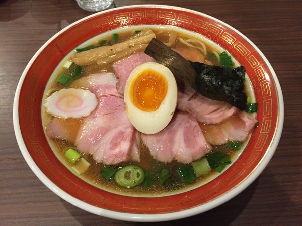 「三元豚黄金育ちの低温ローストチャーシューメン」@拉麺 いさりび 京成大久保店の写真