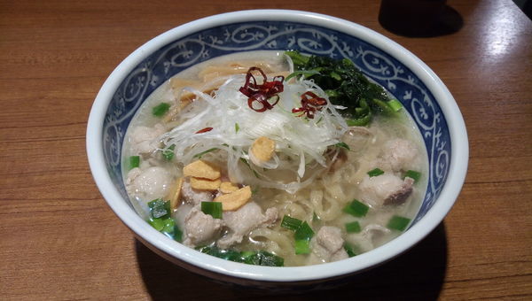 「熱々和牛上モツ塩ラーメン（限定）」@寿製麺よしかわ 川越店の写真