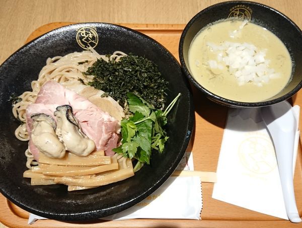 「【中華そば よしかわ】濃厚牡蠣つけそば」@むぎくらべの写真