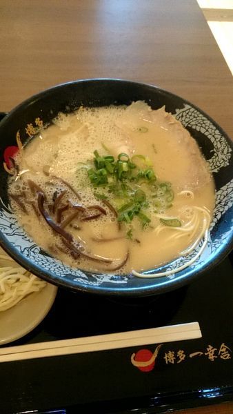 「ラーメン（７８０円）＋替玉（１５０円）」@博多一幸舎 ららぽーと立川立飛店の写真