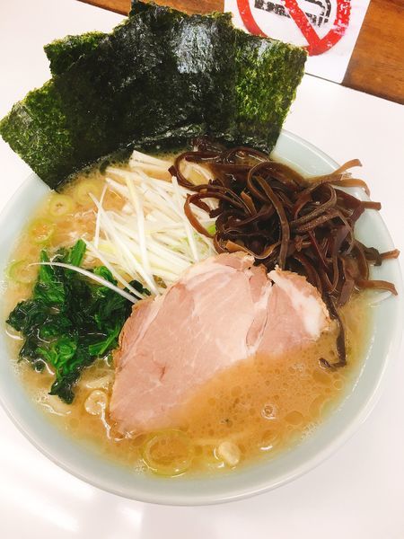 「ラーメン キクラゲ 白髪ネギ」@横浜家系ラーメン 楊喜家の写真