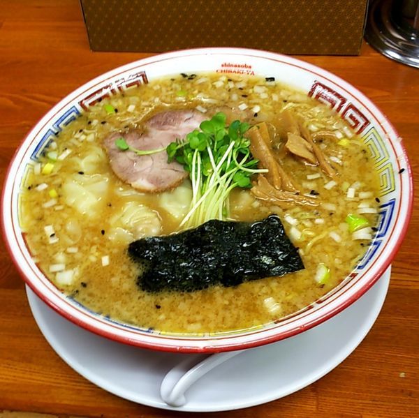 「ワンタンそば(味噌 大盛)」@ちばき屋 葛西店の写真