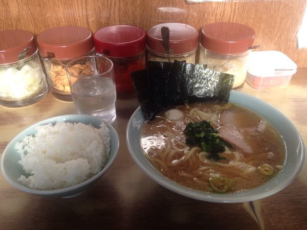 「ラーメン」@ラーメン壱六家 磯子本店の写真