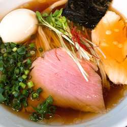 鶏清湯醤油らーめん ¥850＋味玉 ¥100