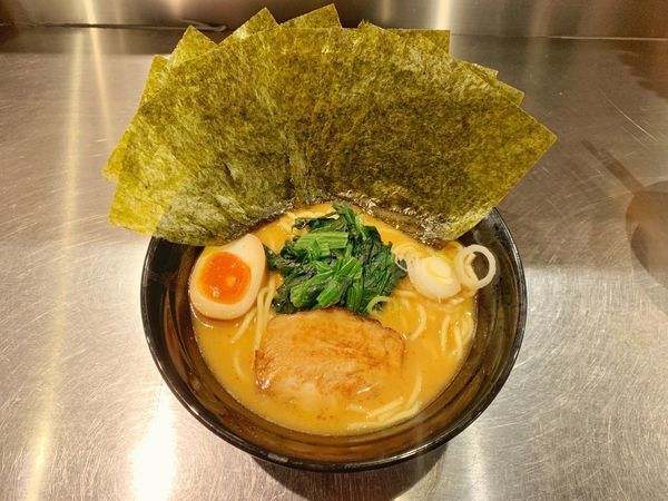 「辛味噌豚骨ラーメン」@横浜濃厚とんこつらーめん 赤坂三丁目家の写真