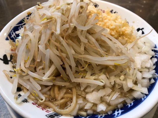 「らーめん（並）＋たまねぎ＋野菜多め＋ニンニク」@らーめん大 蒲田店の写真