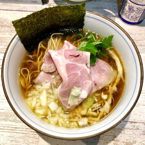 「煮干しそば (濃口) ﾀﾏﾈｷﾞver.￥800」@中華そば 四つ葉の写真