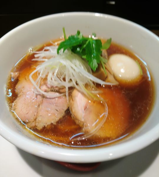 「味玉ラーメン 正油 細麺」@麺屋 食べいろの写真