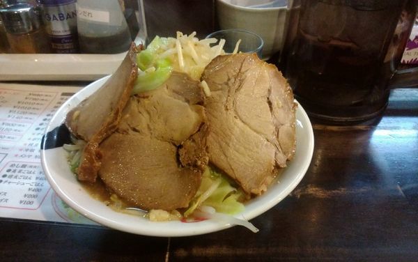「とんこくラーメン,ブタ増し（野菜マシ、アブラマシ）」@博多長浜ラーメン てのごい屋 稲田堤店の写真