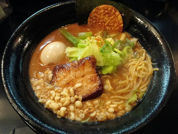 「焦がし醤油ラーメン（豚骨） ￥780・味玉」@麺家 うえだの写真