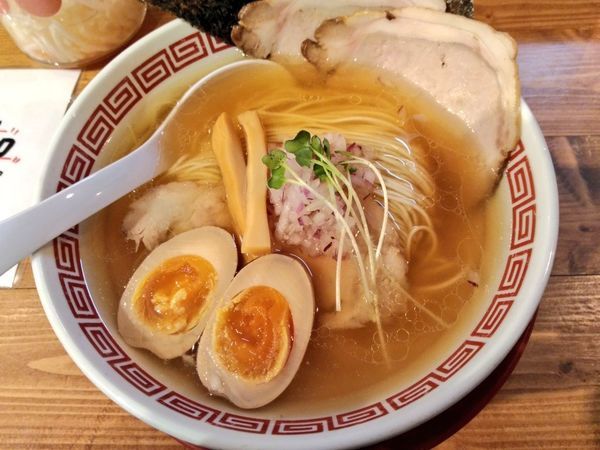 「白醤油らーめん」@らーめん 名嘉商店の写真