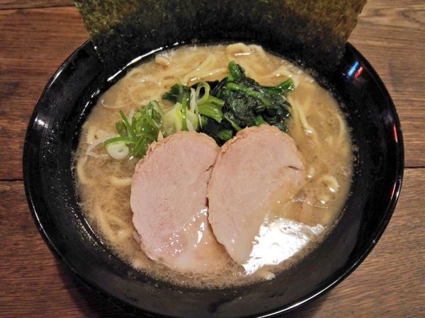 「豚骨醤油ラーメン」@琉球チルダイの写真