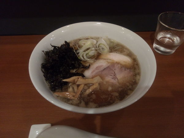 「煮干ラーメン」@自家製手もみ麺 鈴ノ木の写真