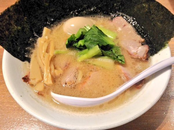 「期間限定 ストライプ家系（全部普通）」@ストライプ ヌードルズの写真