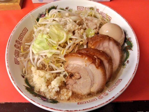 「29の日限定 背脂豚バラ麺」@赤ひげラーメン 那覇松山店の写真