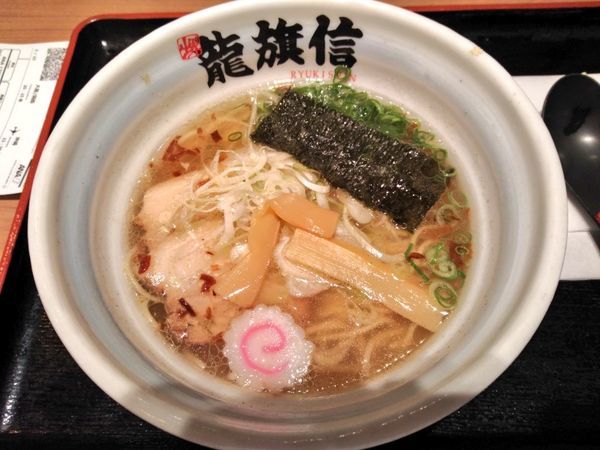 「龍旗信ラーメン」@龍旗信 関西空港店の写真