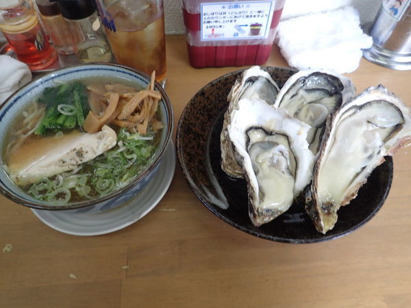 「活　大牡蠣蕎麦（ｌｉｇｈｔ煮干し八正返し）Ｂ」@MENYA 食い味の道有楽の写真