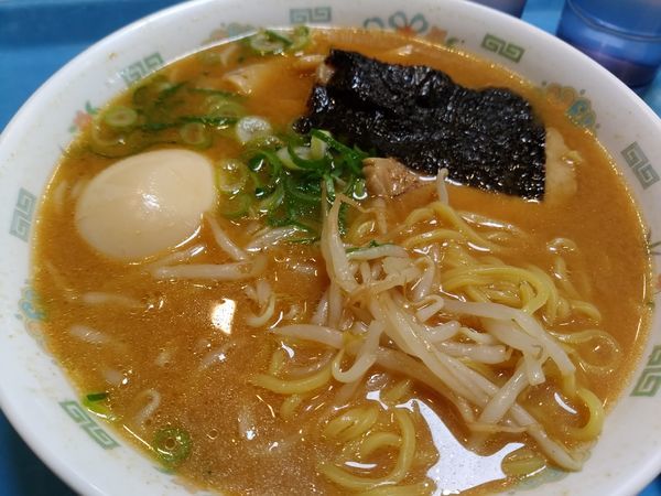 「味玉味噌ラーメン360円」@まいてりあの写真