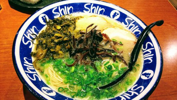 「高菜ラーメン」@博多ラーメン ShinShin 博多デイトス店の写真