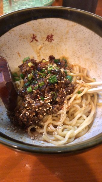「汁なし担々麺700円＋ライス150円」@坦々麺 大勝の写真