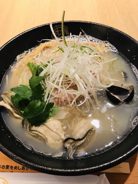 「しじみそば¥850&牡蠣3個増し¥150」@むぎくらべの写真