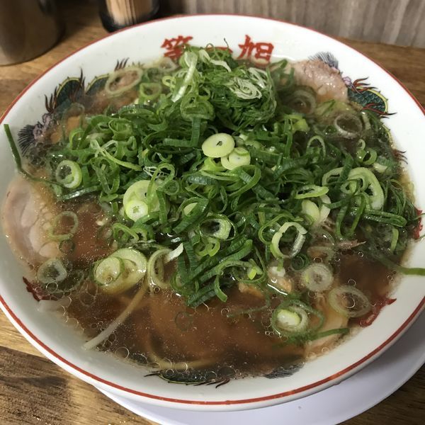 「ラーメン（￥780）＋九条ネギ増し（￥50）」@本家 第一旭 新宿店の写真