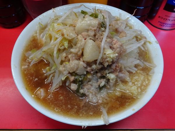 「ラーメン（600円）ニンニクアブラ」@ラーメン二郎 三田本店の写真