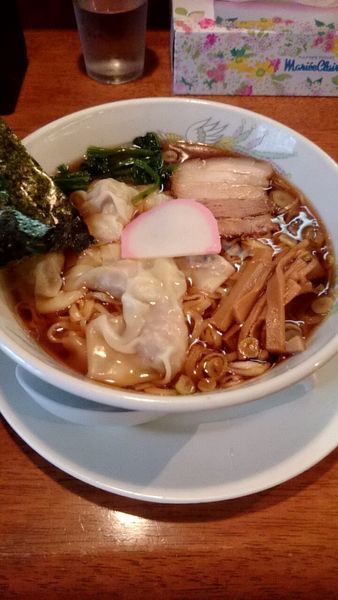 「わんたんめん  醤油（７００円）」@多摩利屋の写真