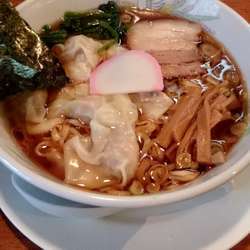 わんたんめん  醤油（７００円）