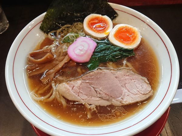「中華そば(醤油)750円＋味玉(Twitterフォロー特典)」@まるふじ食堂の写真