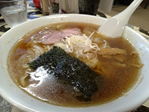 「ワンタン麺（魚介750円　平打）＋豚めし（セット150円）」@寺カフェ 中華そば水加美の写真