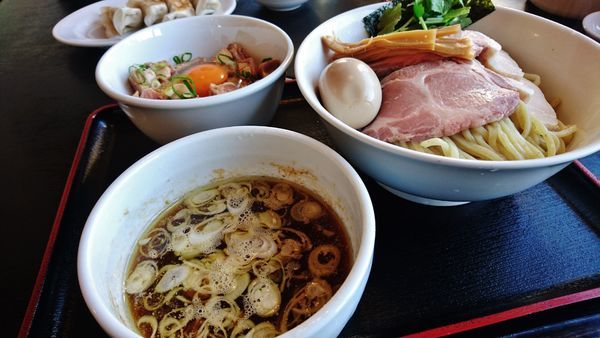 「特製つけめん+大盛り+玉子かけちゃーしゅー丼+餃子」@中華そば 田家 本店の写真