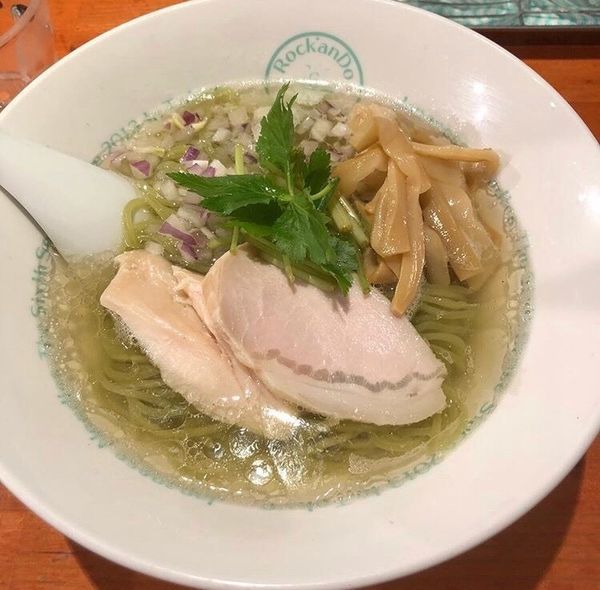 「しおグリーン」@麺屋 六感堂 Rock'anDoの写真