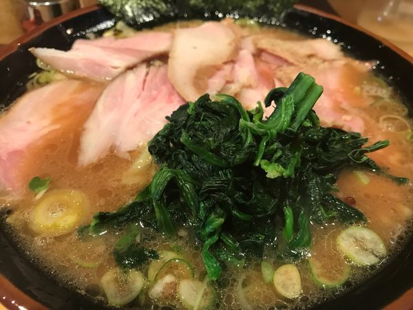 「ラーメン大盛り+チャーシュー」@秋葉原ラーメン わいずの写真