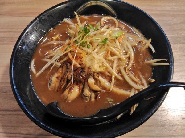 「冬限定 大粒牡蠣のガーリック味噌野菜タンメン」@琉球島豚 麺屋なりよしの写真