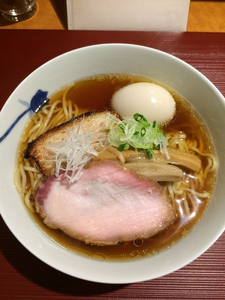 「醤油(細麺)750円➕味玉100円」@麺 みつヰの写真