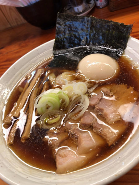 「【月曜日限定】特製醤油らーめん　1000円」@純手打ち 麺と未来の写真