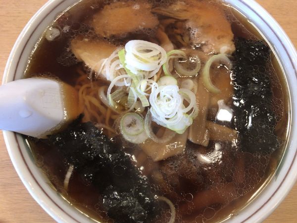 「ラーメン650円（野菜サラダが無料サービス）」@大ちゃん食堂の写真