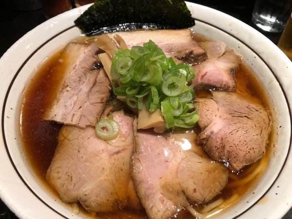 「焼豚中華そば 1050円 瓶ビールメンマつき500円」@中華そば しながわの写真