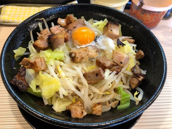「まぜそば（旨辛）辛さ増し＋カレー粉＋ライス（100円）」@ラーメン ポール亭の写真