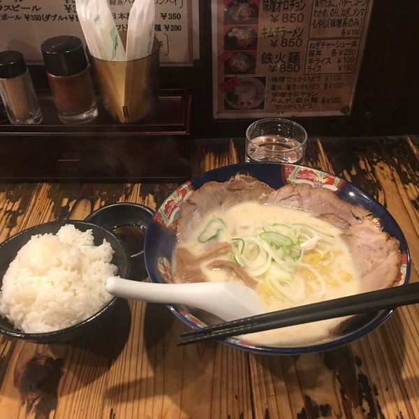 「塩チャーシュー+餃子+小ライス」@北海道らーめん 味源 小岩店の写真