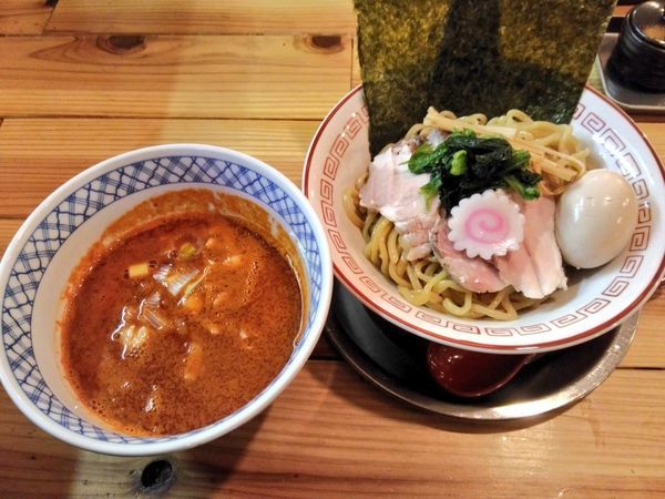 「辛豚骨つけそば」@中華そば ぬーじボンボン メンデスの写真